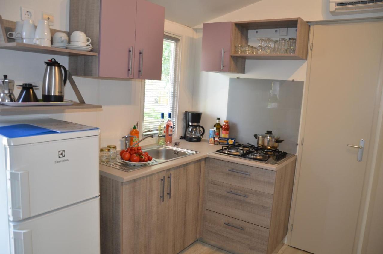 Happy Camp Mobile Homes In Camping Amadria Park Camping Trogir セゲット・ヴラニツァ エクステリア 写真