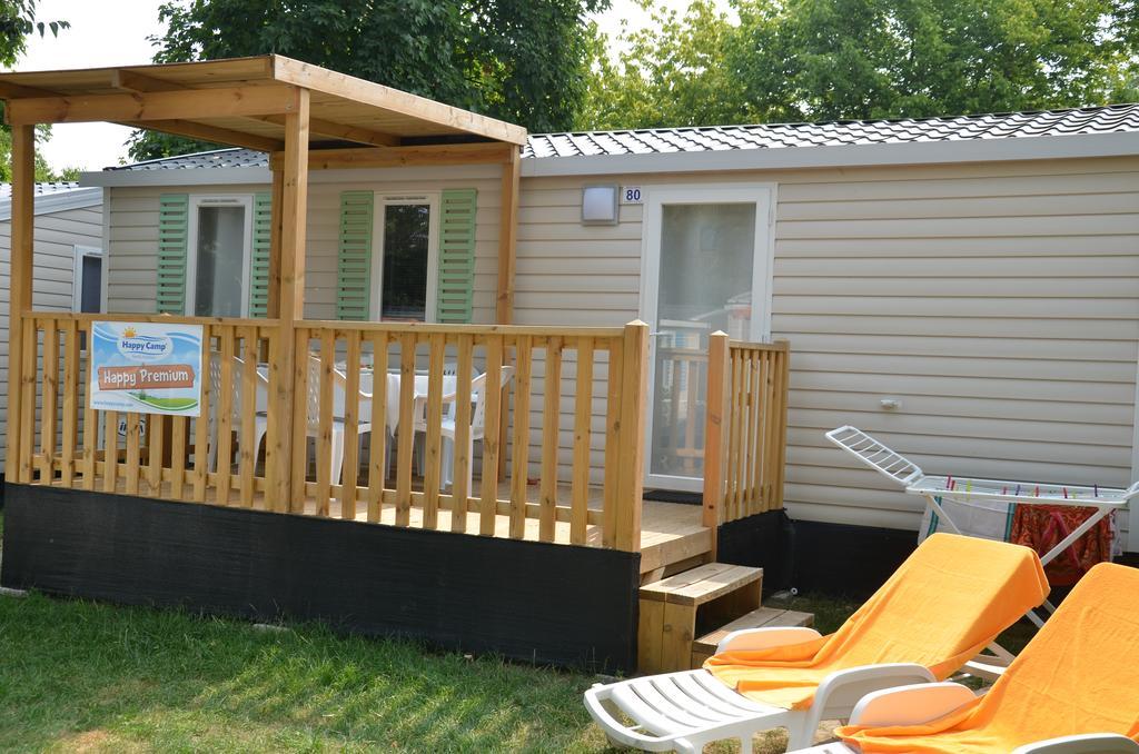 Happy Camp Mobile Homes In Camping Amadria Park Camping Trogir セゲット・ヴラニツァ エクステリア 写真