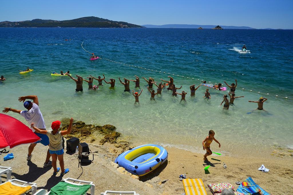 Happy Camp Mobile Homes In Camping Amadria Park Camping Trogir セゲット・ヴラニツァ エクステリア 写真