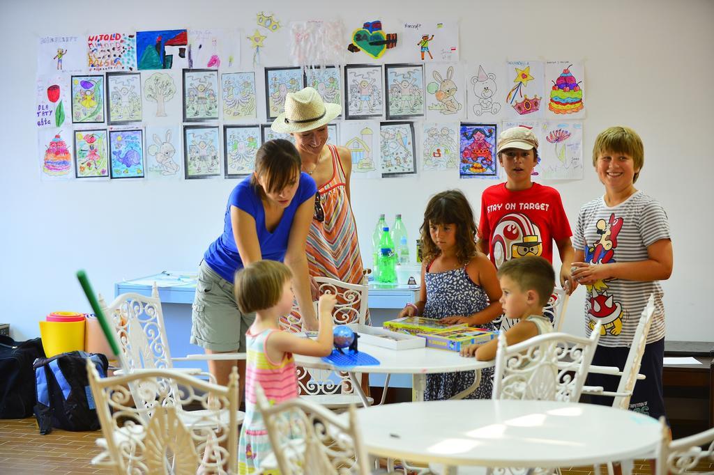 Happy Camp Mobile Homes In Camping Amadria Park Camping Trogir セゲット・ヴラニツァ エクステリア 写真