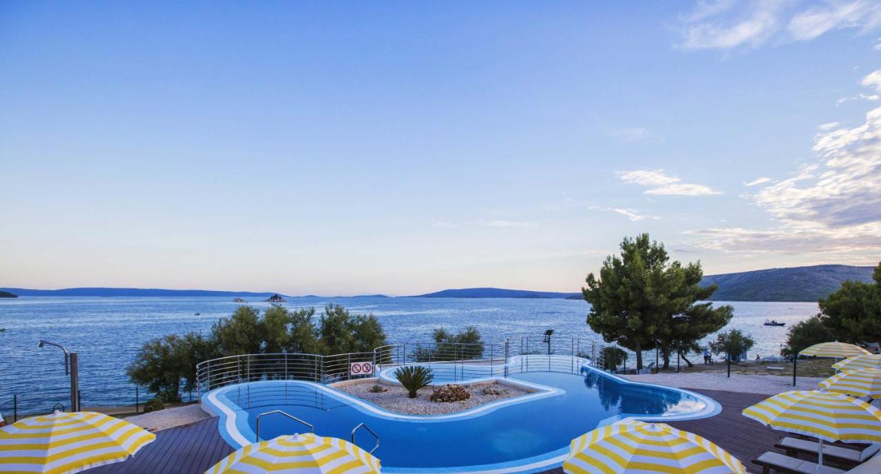 Happy Camp Mobile Homes In Camping Amadria Park Camping Trogir セゲット・ヴラニツァ エクステリア 写真